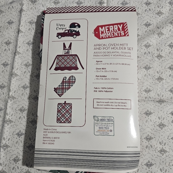 Merry Moments Plaid Kitchen Set - Picture 3 of 3